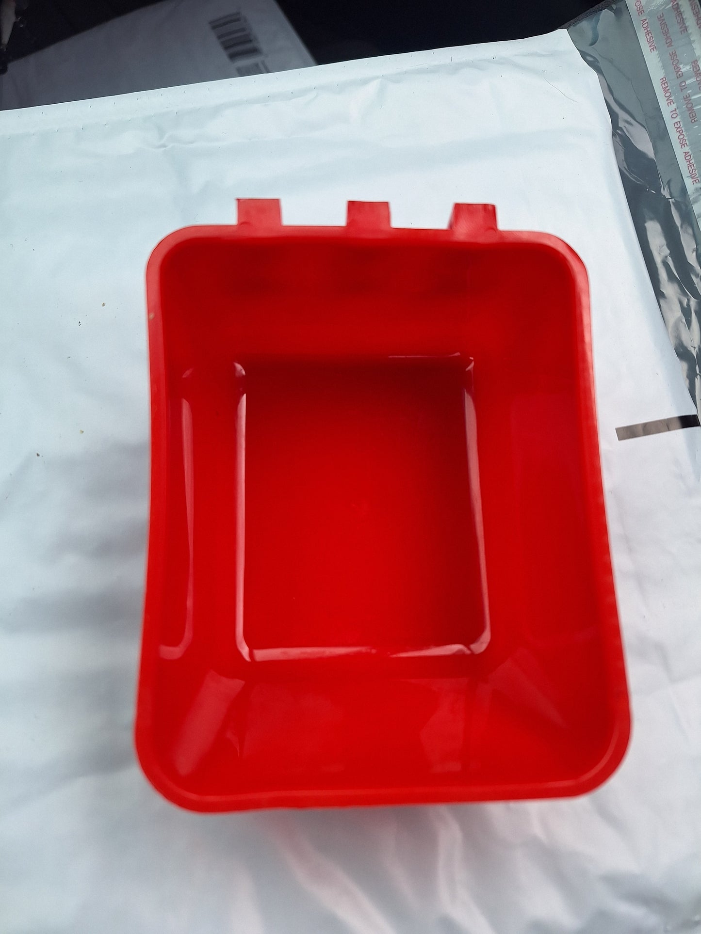 COMEDEROS PARA GALLOS , GALLINAS , POLLOS ,AVES 20 16oz  COLOR ROJO