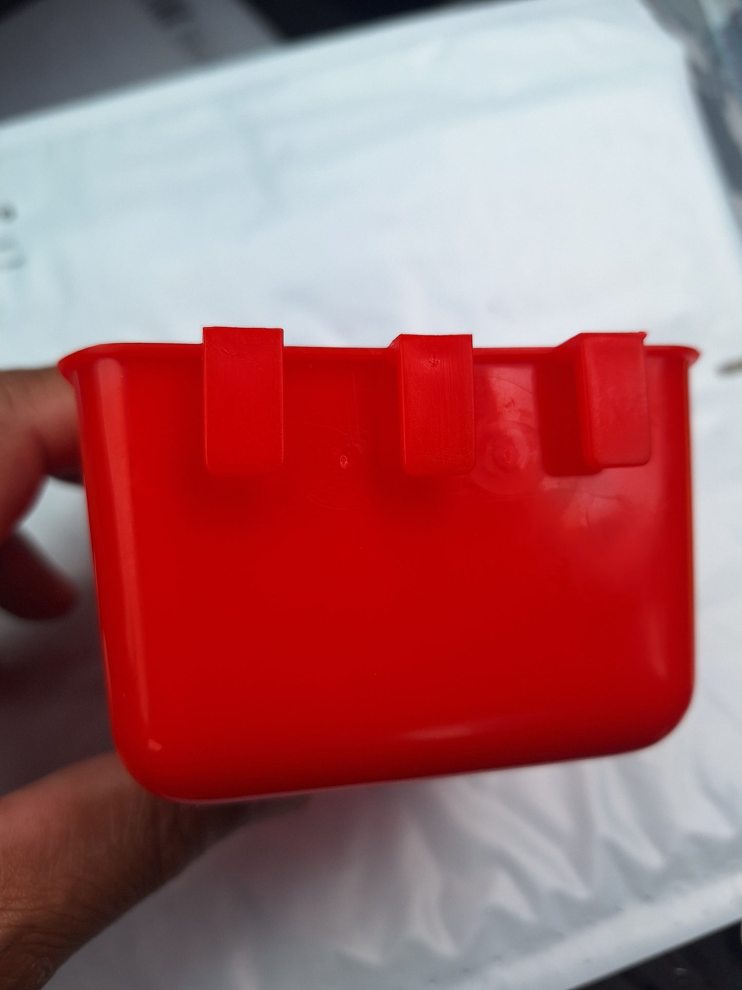 COMEDEROS PARA GALLOS , GALLINAS , POLLOS ,AVES 20 16oz  COLOR ROJO